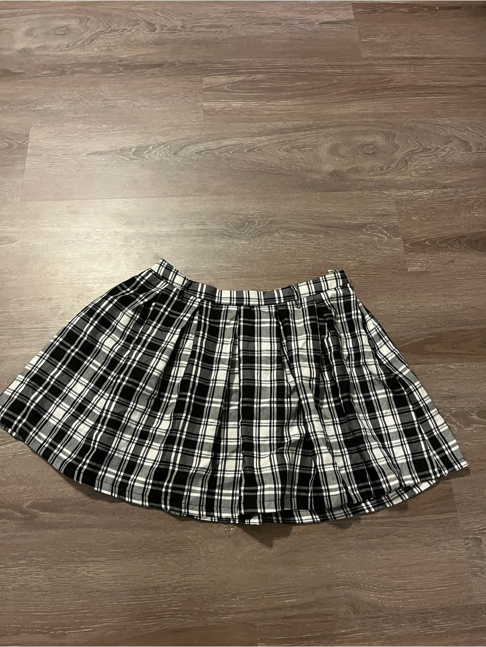 Hot Topic Black and White Plaid Circle Skater Skirt